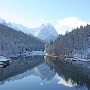 4* מלון Riessersee